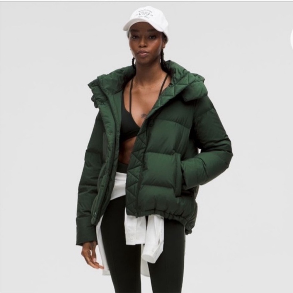 Lululemon green Quilted Puffer Jacket with Hood and Insulation.. new!!
